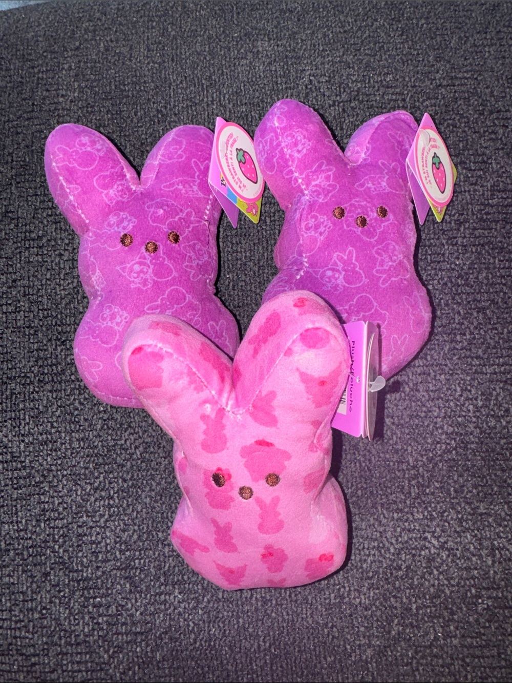 Sanrio Hello Kitty Friend Strawberry Scented Peeps Pink Purple